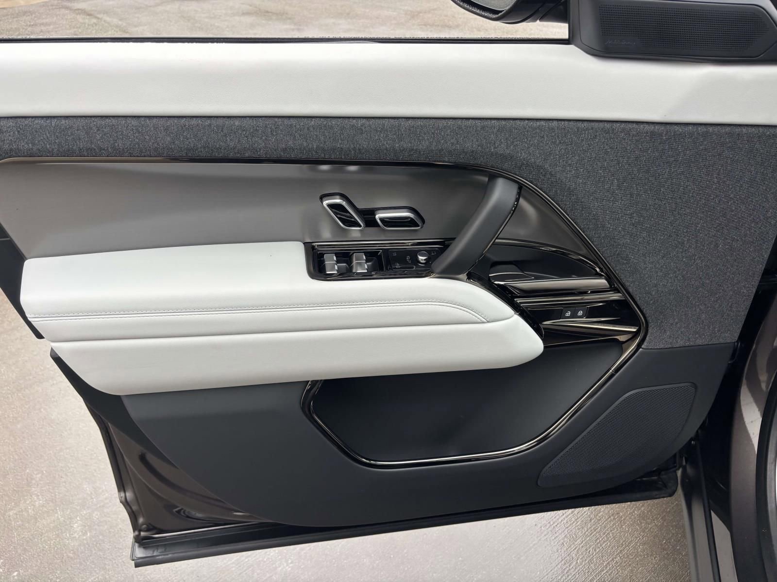 New 2026 Land Rover Range Rover Sport SE image 11