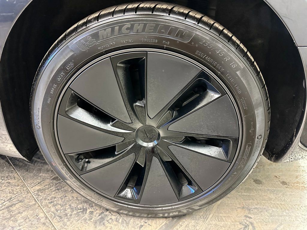 Used 2025 Tesla Model 3 Long Range image 38