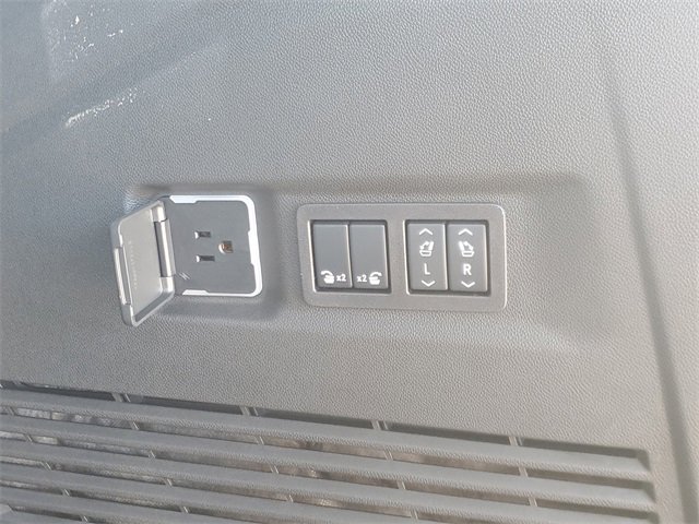 New 2026 GMC Yukon XL Elevation image 8