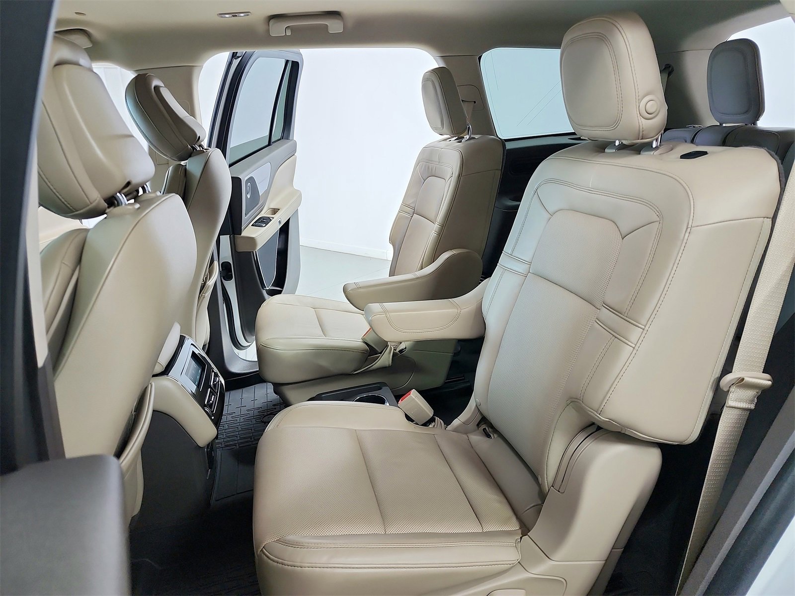 Used 2020 Lincoln Aviator Reserve image 37