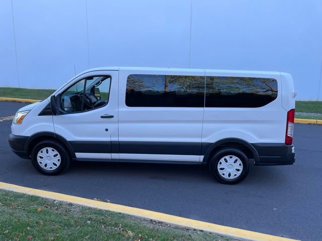 Used 2015 Ford Transit 150 XLT image 4