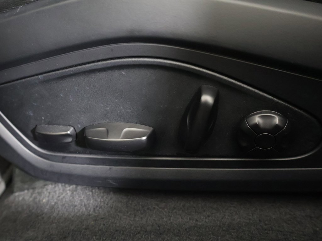 Used 2021 Porsche Taycan Turbo image 36