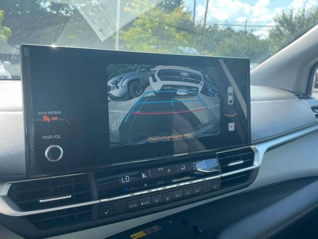 Certified 2025 Toyota Sienna XLE FWD image 30