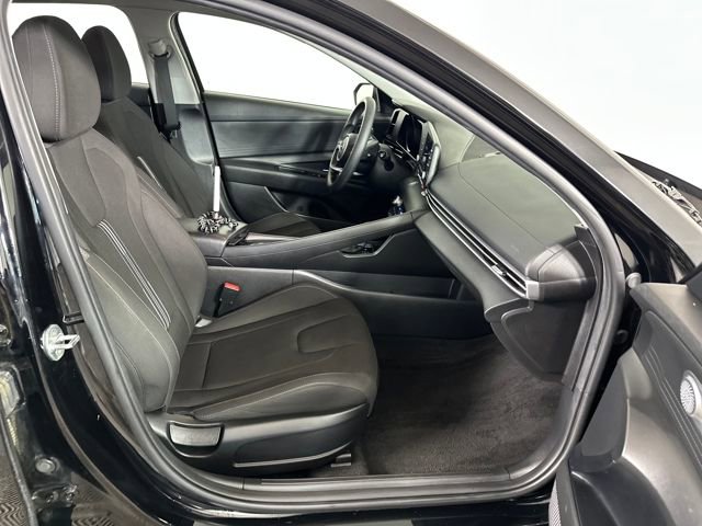 Used 2022 Hyundai Elantra Blue image 28