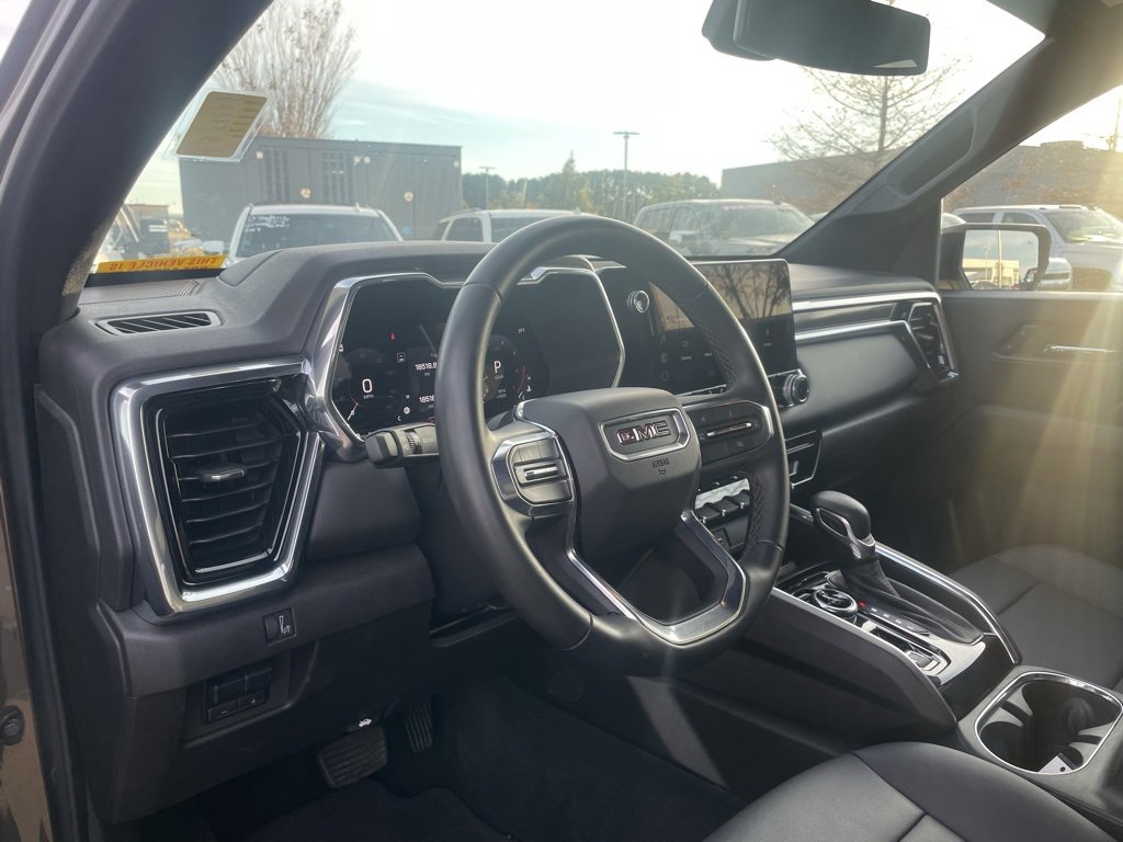 Used 2024 GMC Canyon Elevation w/ Elevation Premium Package image 10