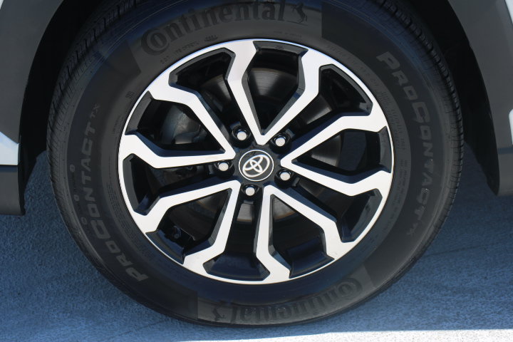 Used 2024 Toyota Corolla Cross AWD Hybrid image 9
