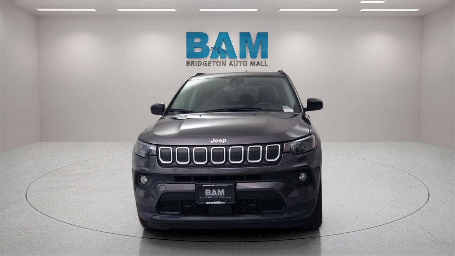 Used 2022 Jeep Compass Latitude image 2