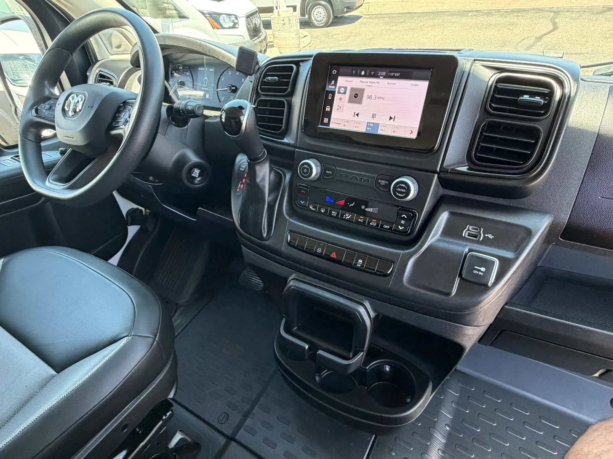 Used 2025 RAM ProMaster 2500 w/ Convenience Group FWD image 17