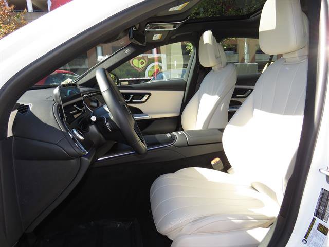 Used 2025 Mercedes-Benz E 350 4MATIC Sedan image 17