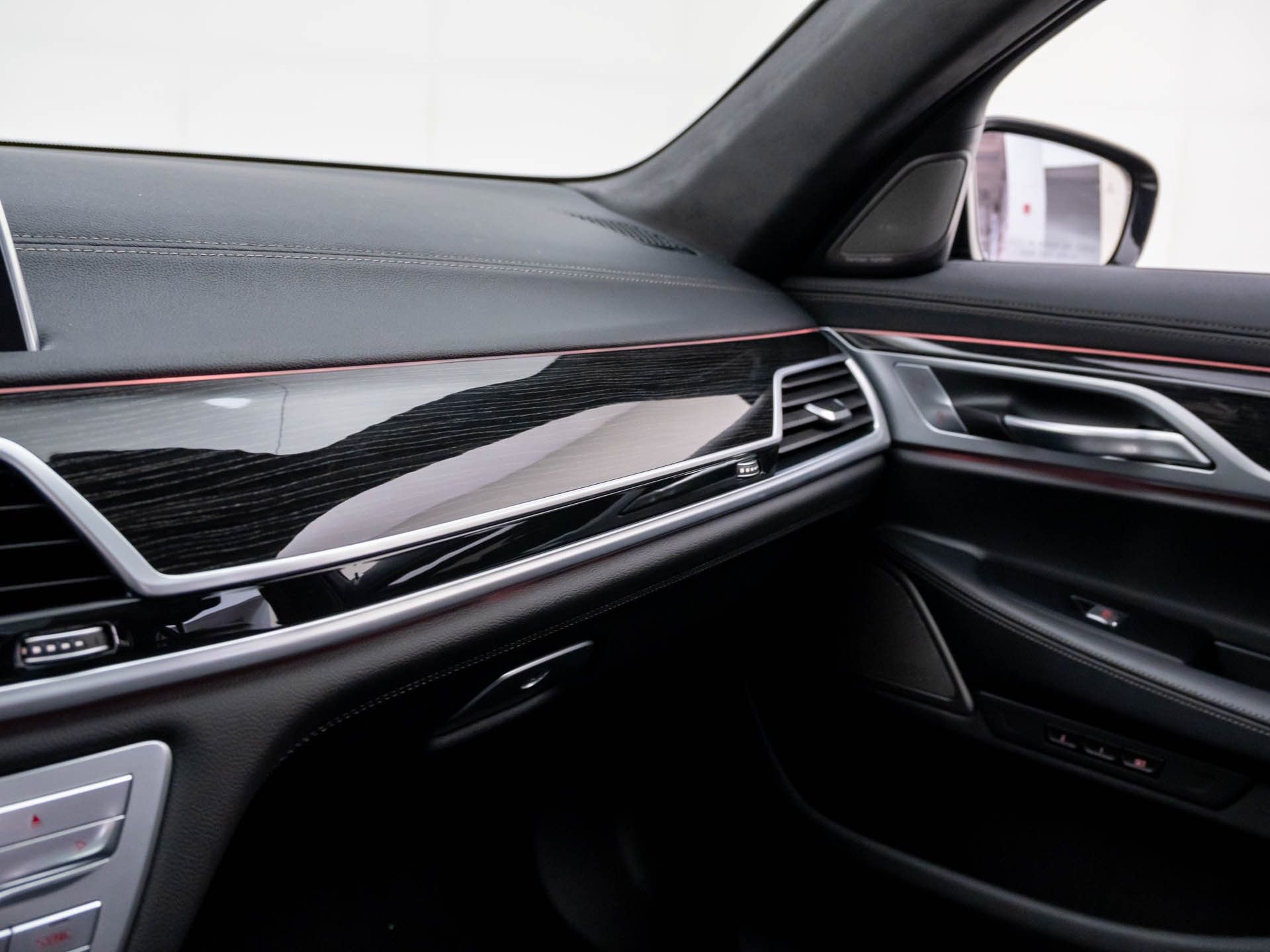 Used 2019 BMW 750i xDrive image 30