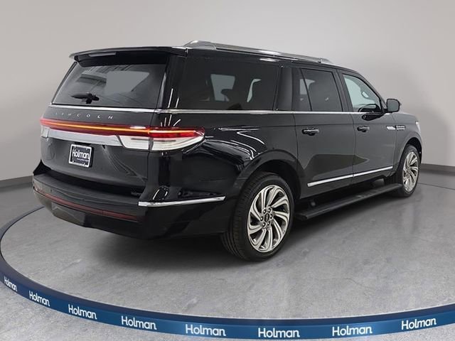 Certified 2023 Lincoln Navigator L Reserve AWD/4WD image 5