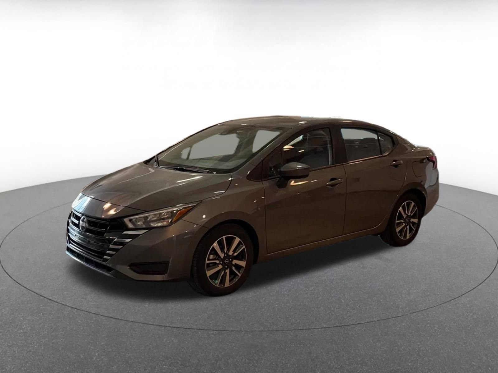 Used 2025 Nissan Versa SV image 8