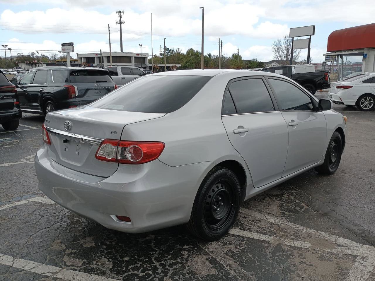 Used 2013 Toyota Corolla LE FWD image 7