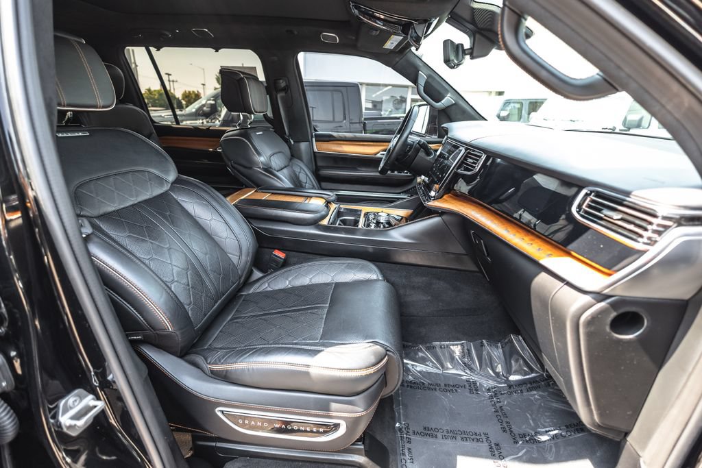 Used 2022 Jeep Grand Wagoneer Series III w/ Flexible Seating Group AWD/4WD image 24