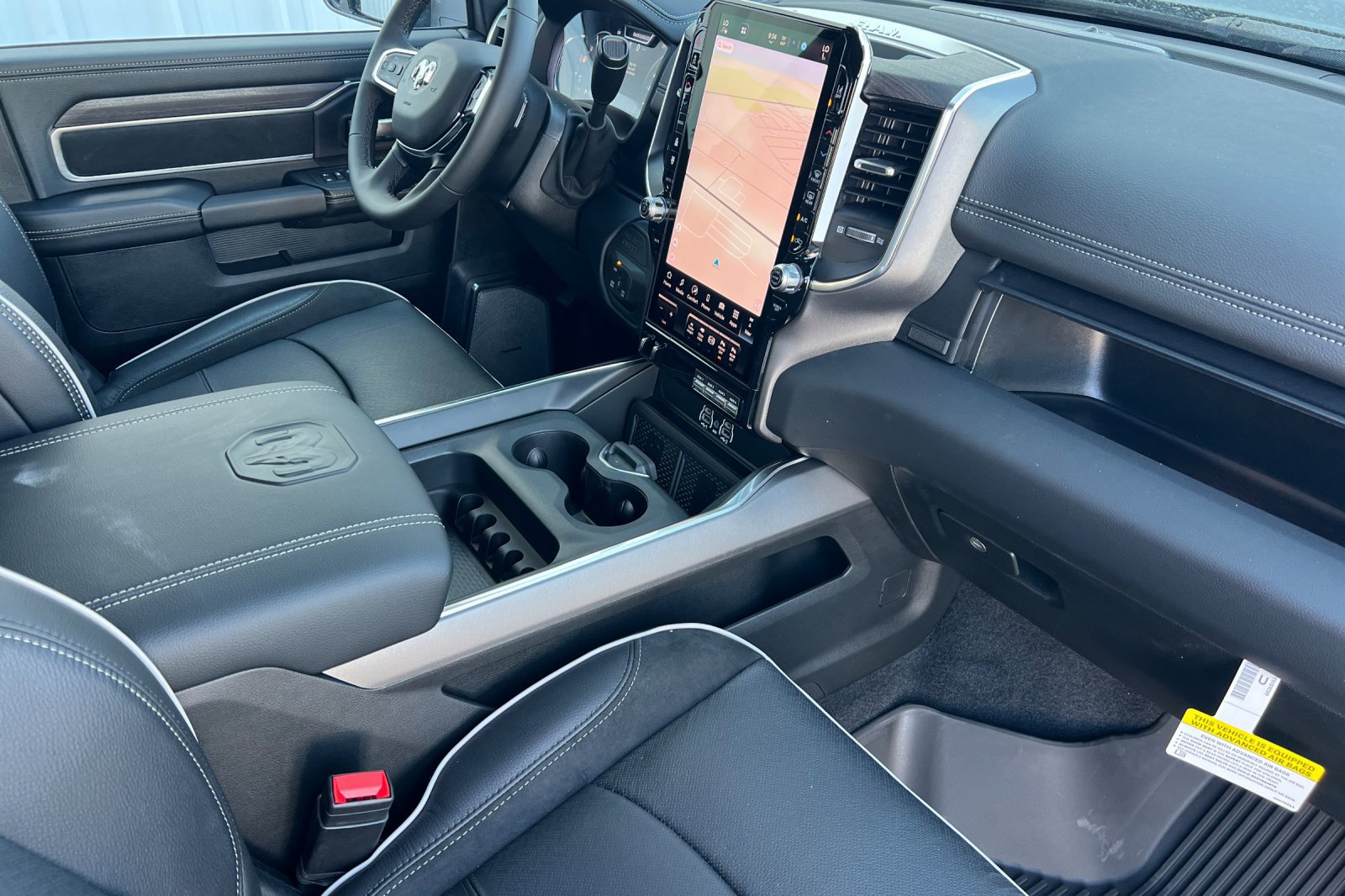 New 2026 RAM 3500 Laramie AWD/4WD image 15