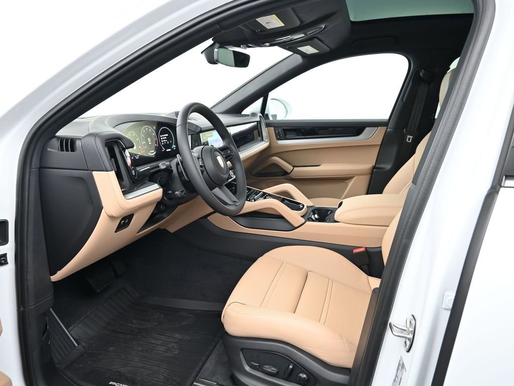 Certified 2026 Porsche Cayenne Coupe image 4