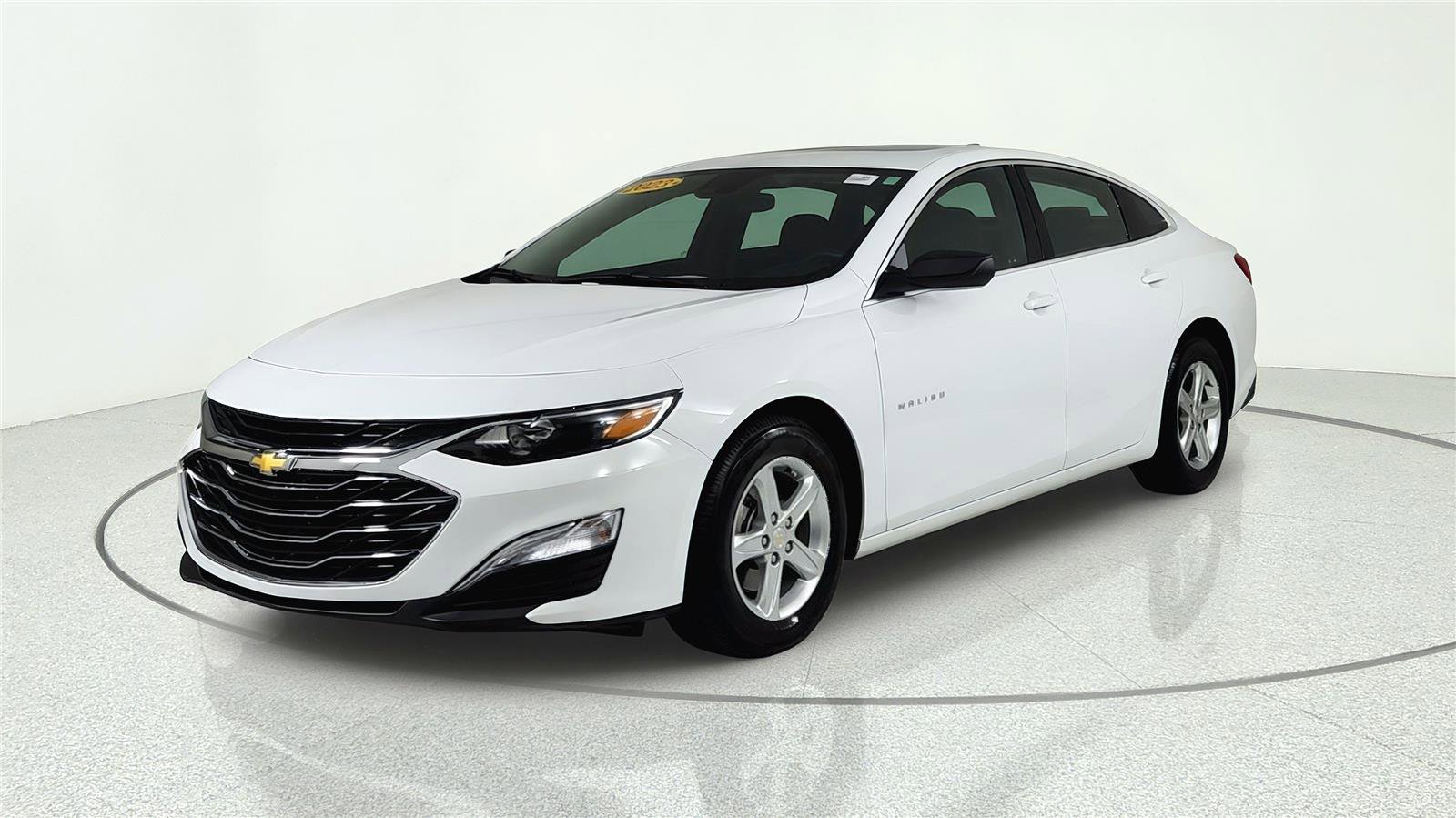 Used 2023 Chevrolet Malibu LS FWD image 4