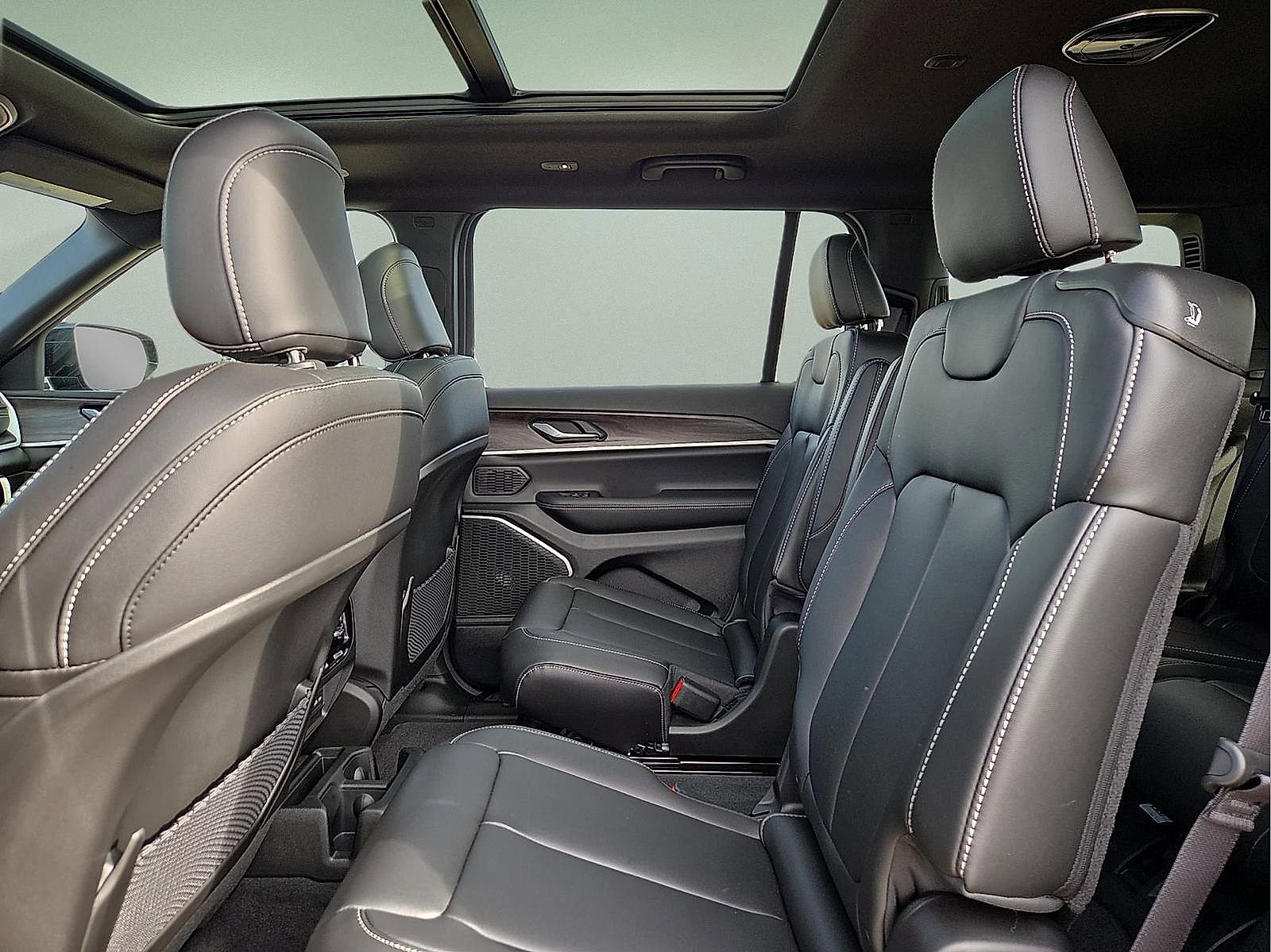 New 2026 Jeep Grand Cherokee L Limited image 11