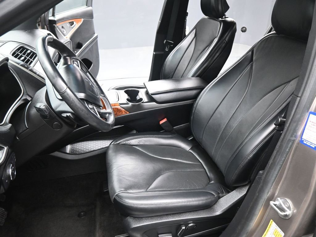 Used 2019 Lincoln Nautilus Reserve image 12