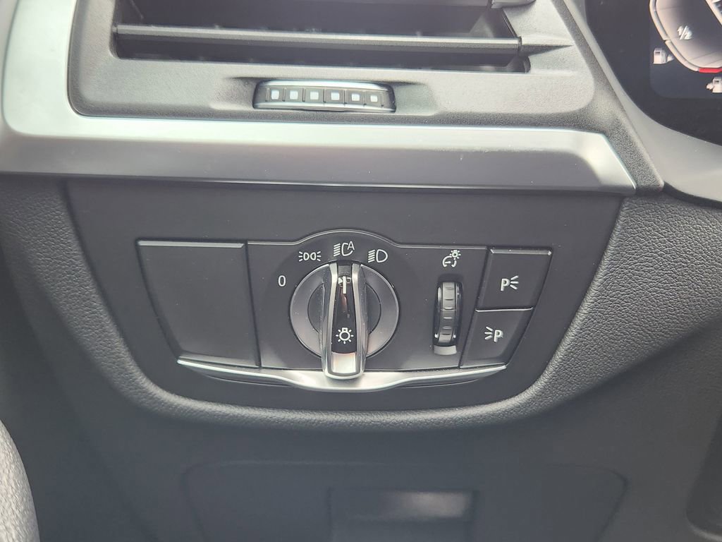 Certified 2024 BMW X3 xDrive30i w/ Convenience Package image 24