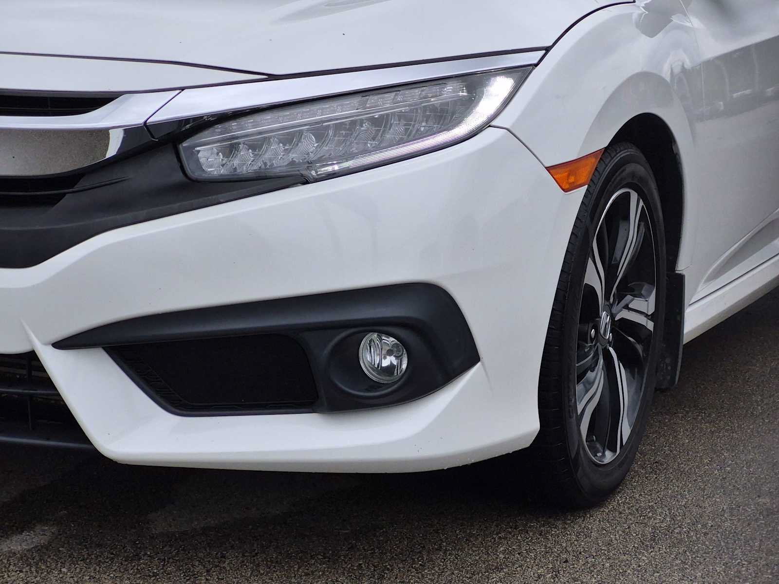 Used 2018 Honda Civic Touring image 11
