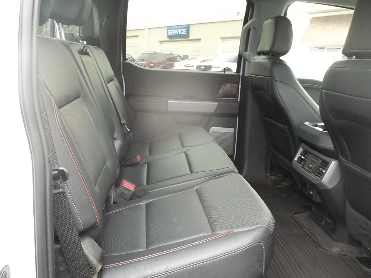 Used 2024 Ford F350 Lariat w/ FX4 Off-Road Package AWD/4WD image 15