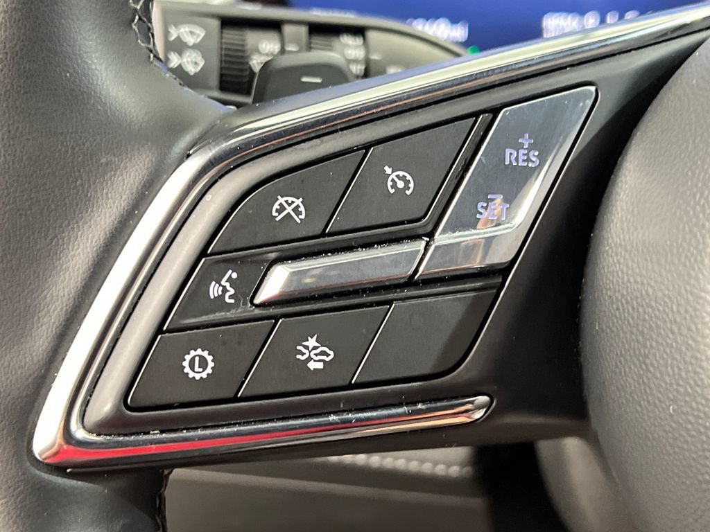 Used 2025 Buick Enclave Preferred AWD/4WD image 58