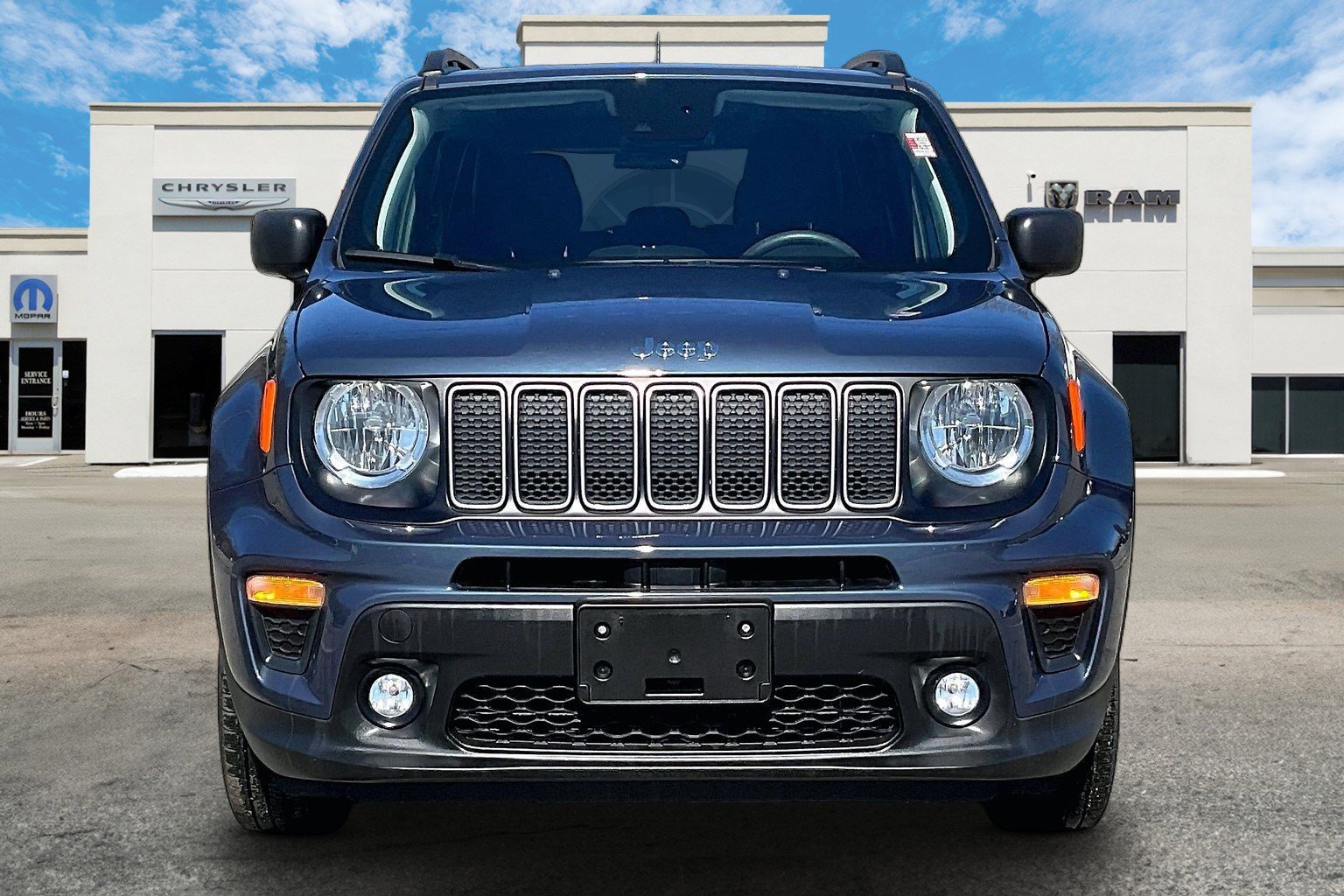 Certified 2022 Jeep Renegade Latitude w/ Convenience Group image 3