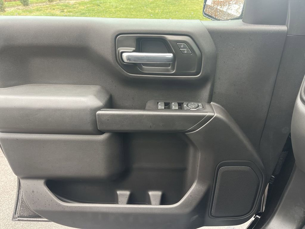 Used 2020 Chevrolet Silverado 1500 Custom w/ Custom Value Package image 31