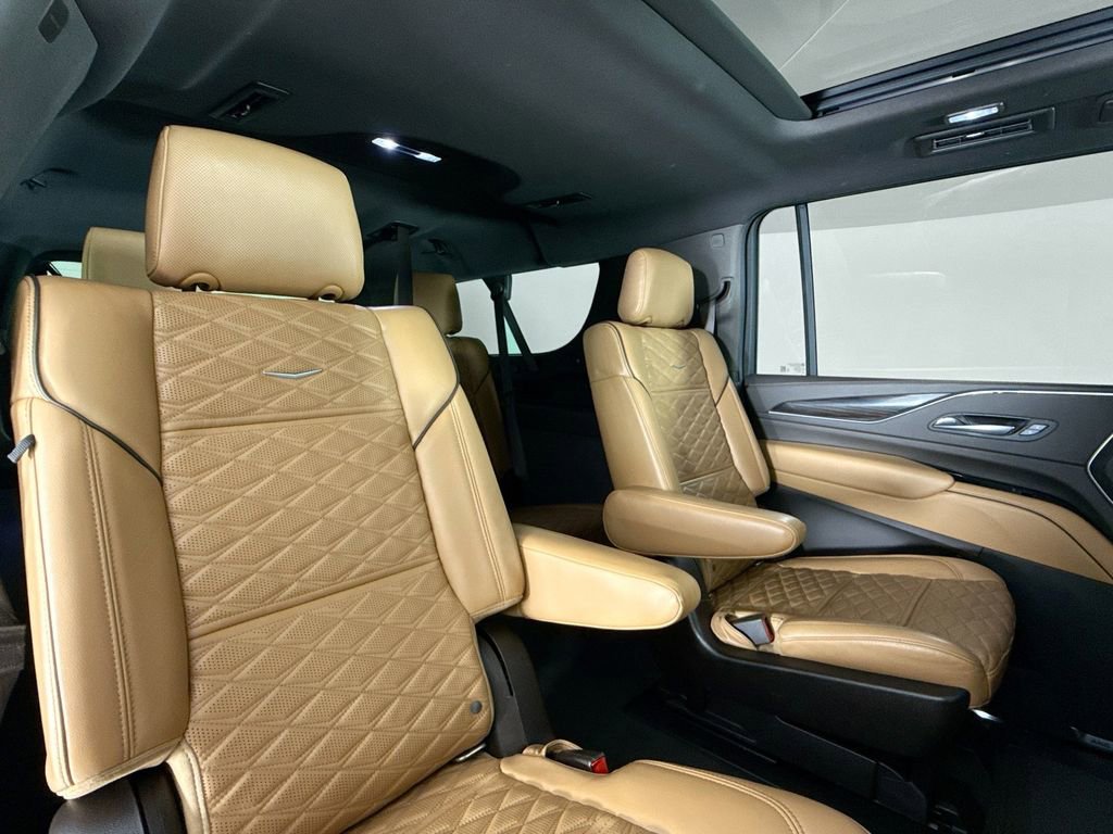 Used 2021 Cadillac Escalade ESV Premium Luxury image 15