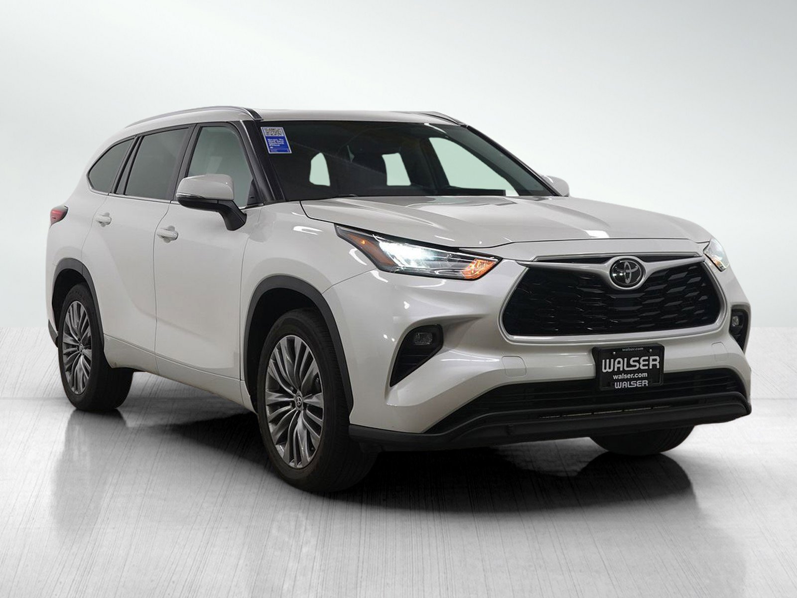 Used 2020 Toyota Highlander XLE image 8