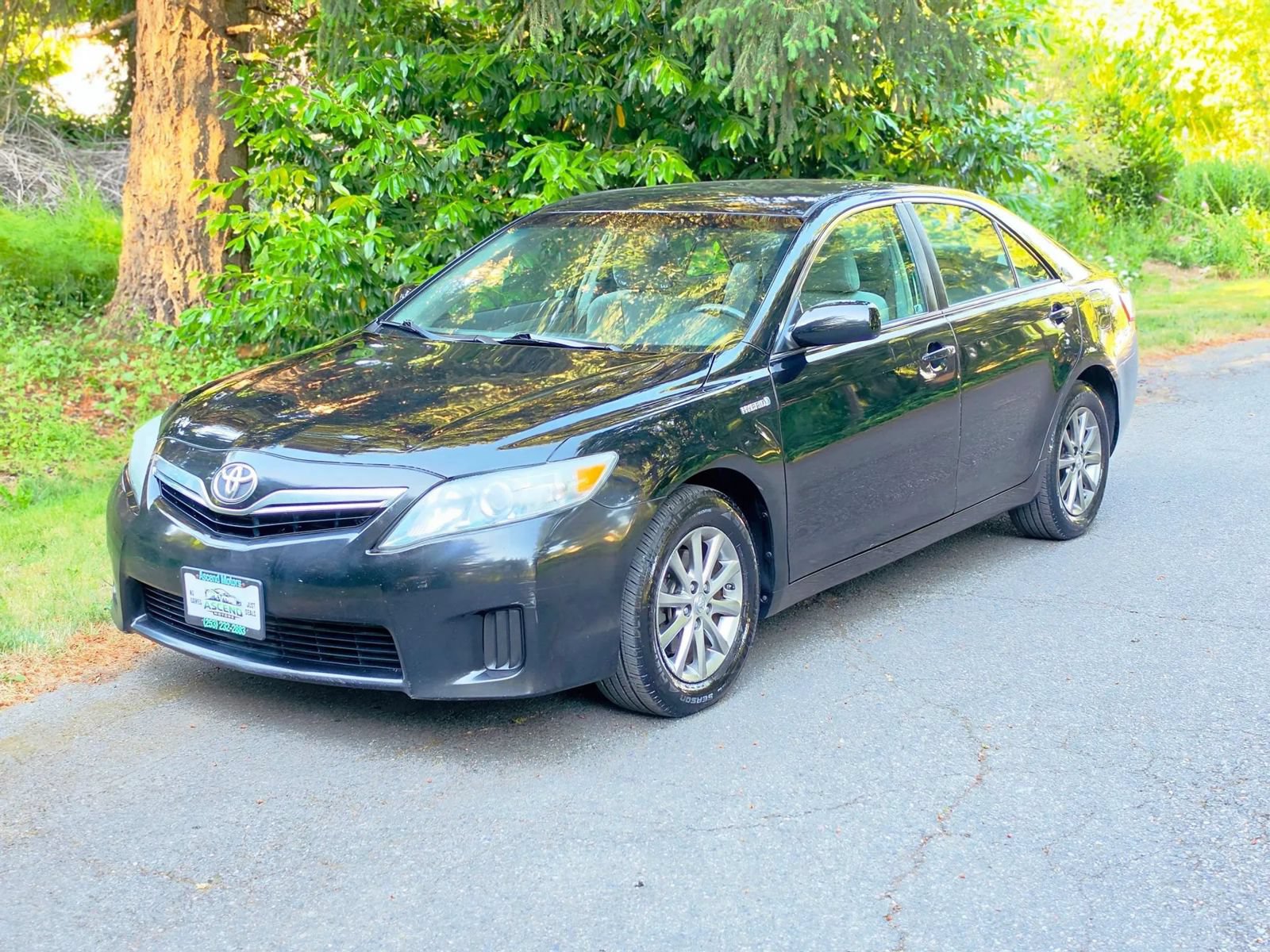 Used 2010 Toyota Camry Hybrid FWD image 1