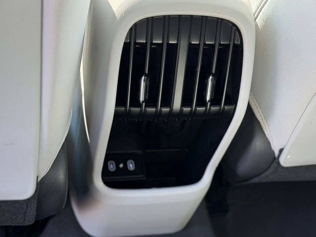 Used 2025 Hyundai Kona SEL AWD/4WD image 8