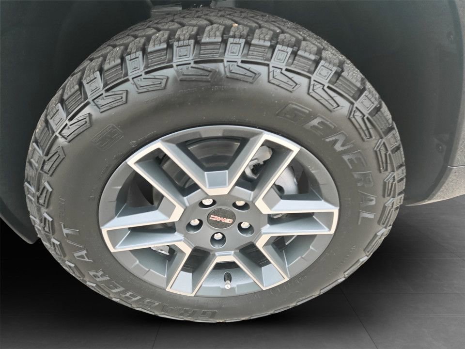 New 2026 GMC Terrain AT4 w/ Technology Package II AWD/4WD image 36
