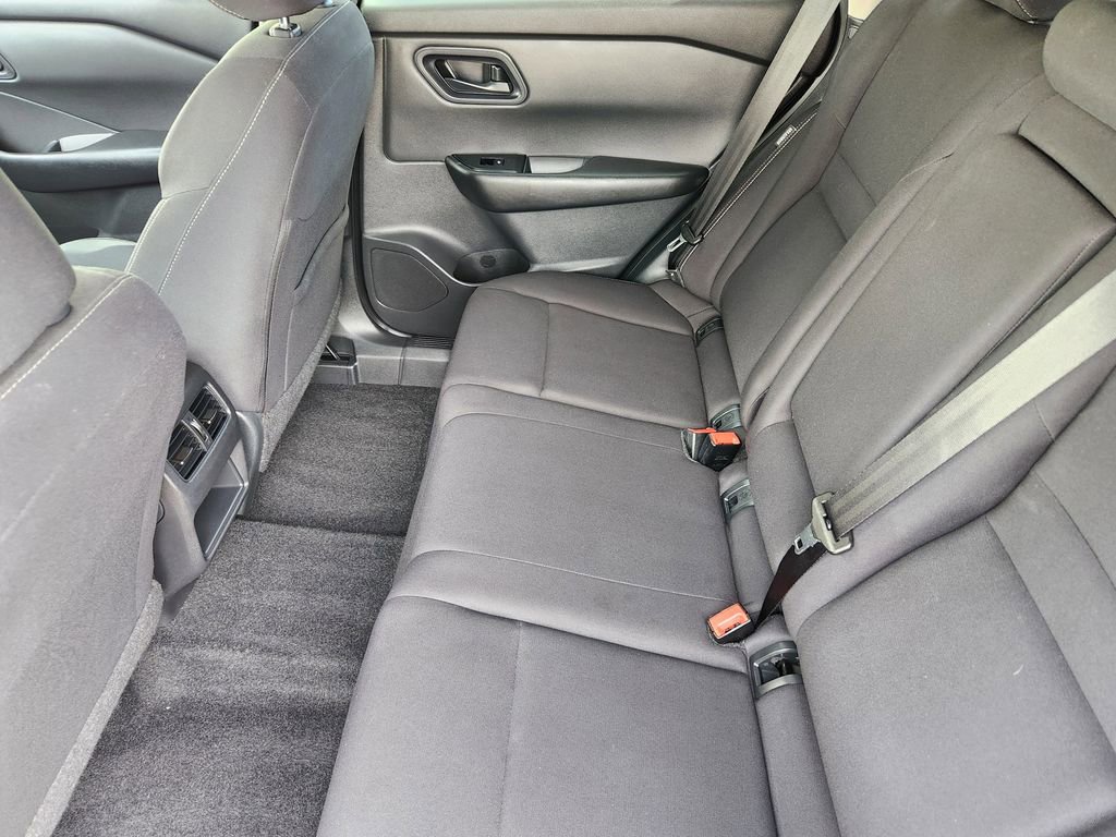 Used 2024 Nissan Rogue S image 13