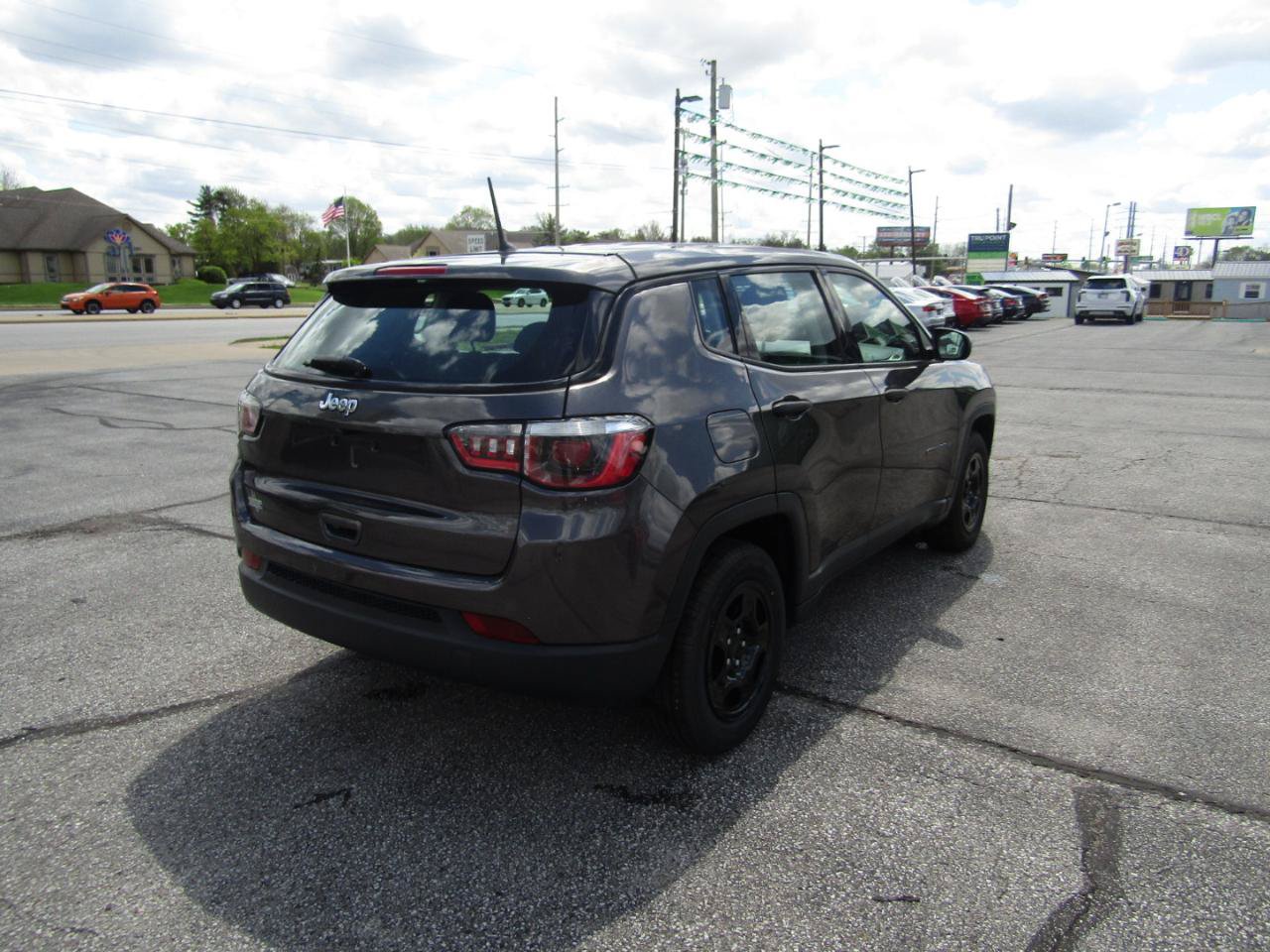 Used 2018 Jeep Compass Sport w/ Cold Weather Group FWD image 8