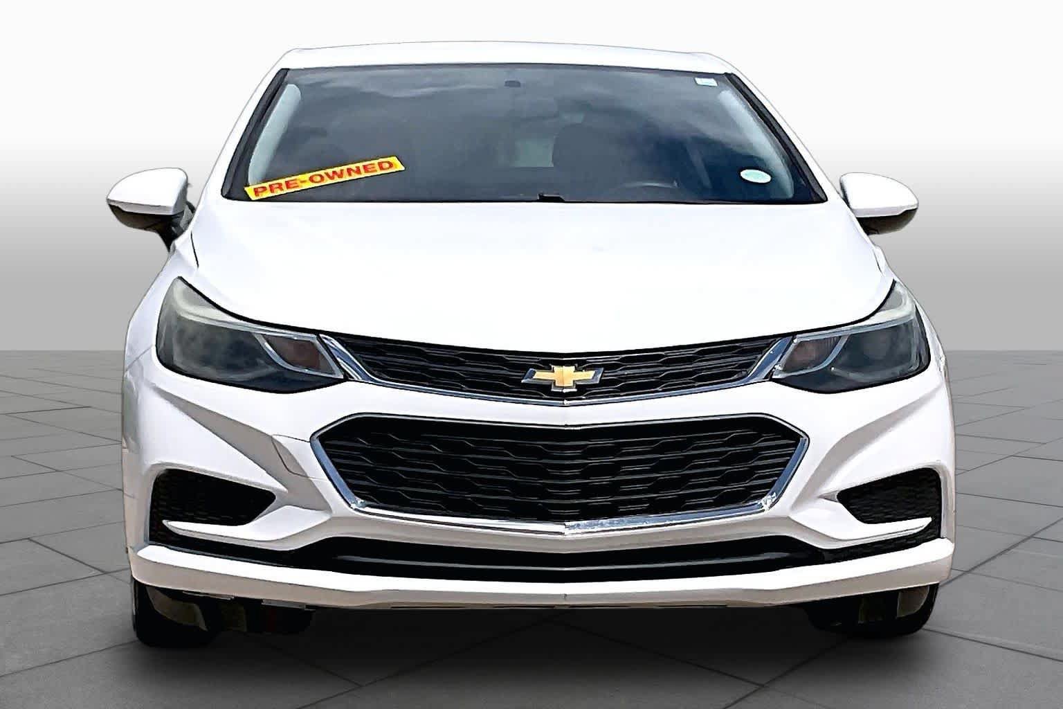 Used 2016 Chevrolet Cruze LT w/ Convenience Package FWD image 4