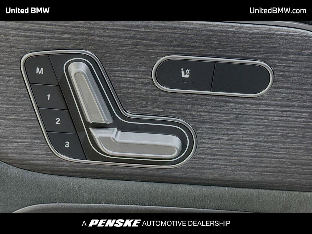 Used 2023 Mercedes-Benz GLA 250 4MATIC w/ AMG Line Exterior image 4