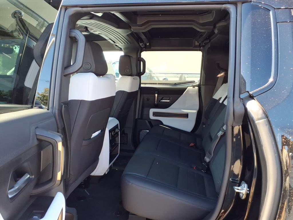 Used 2025 GMC Hummer EV 2X image 18
