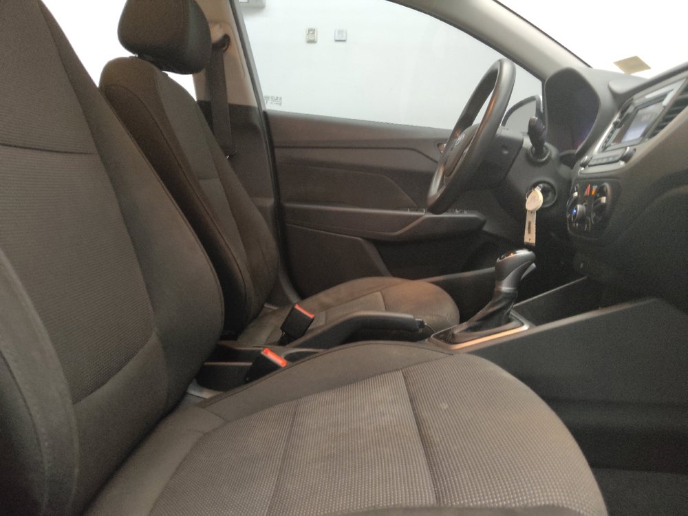 Used 2020 Hyundai Accent SE FWD image 21