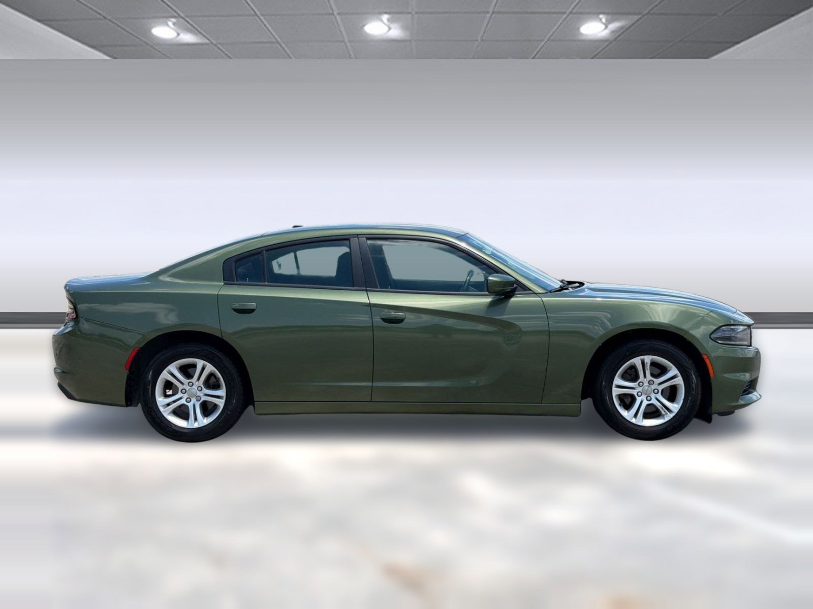 Used 2019 Dodge Charger SXT RWD image 8