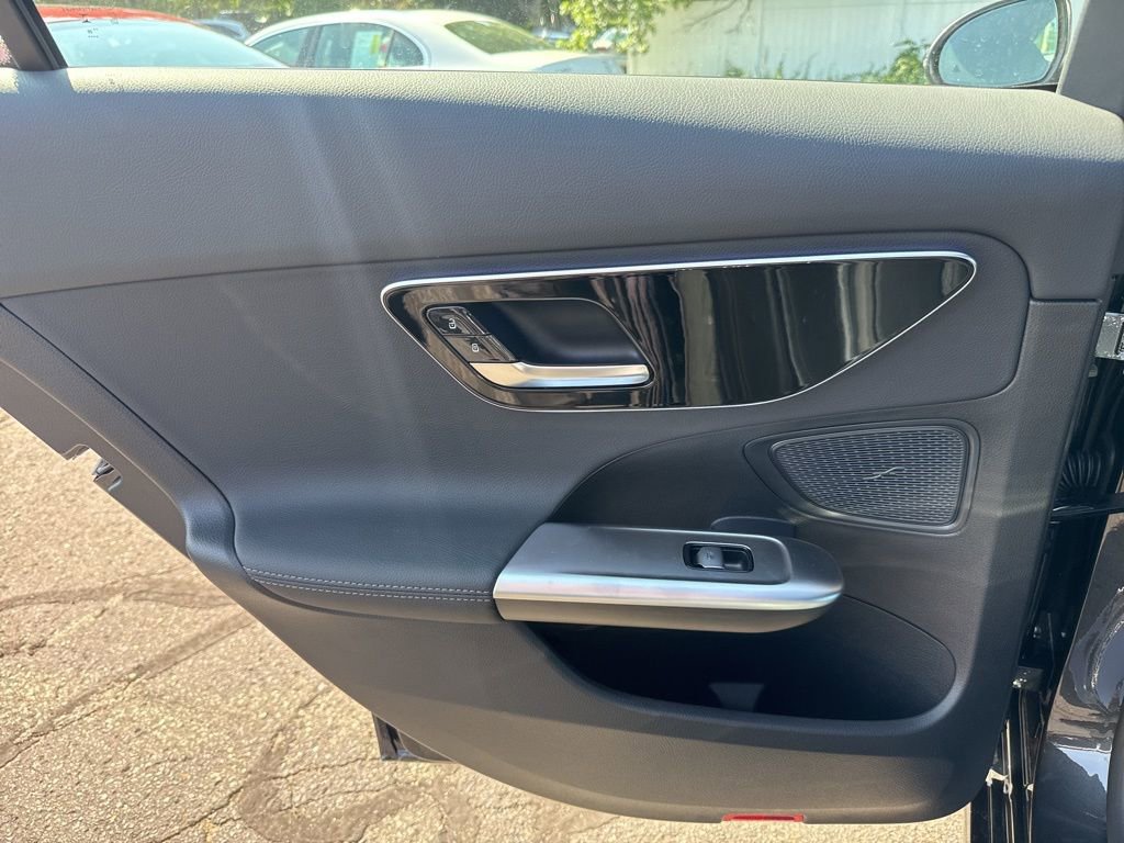 New 2025 Mercedes-Benz C 300 4MATIC Sedan image 13