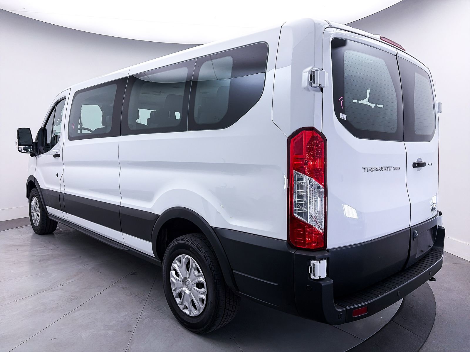 Used 2023 Ford Transit 350 XLT RWD image 12