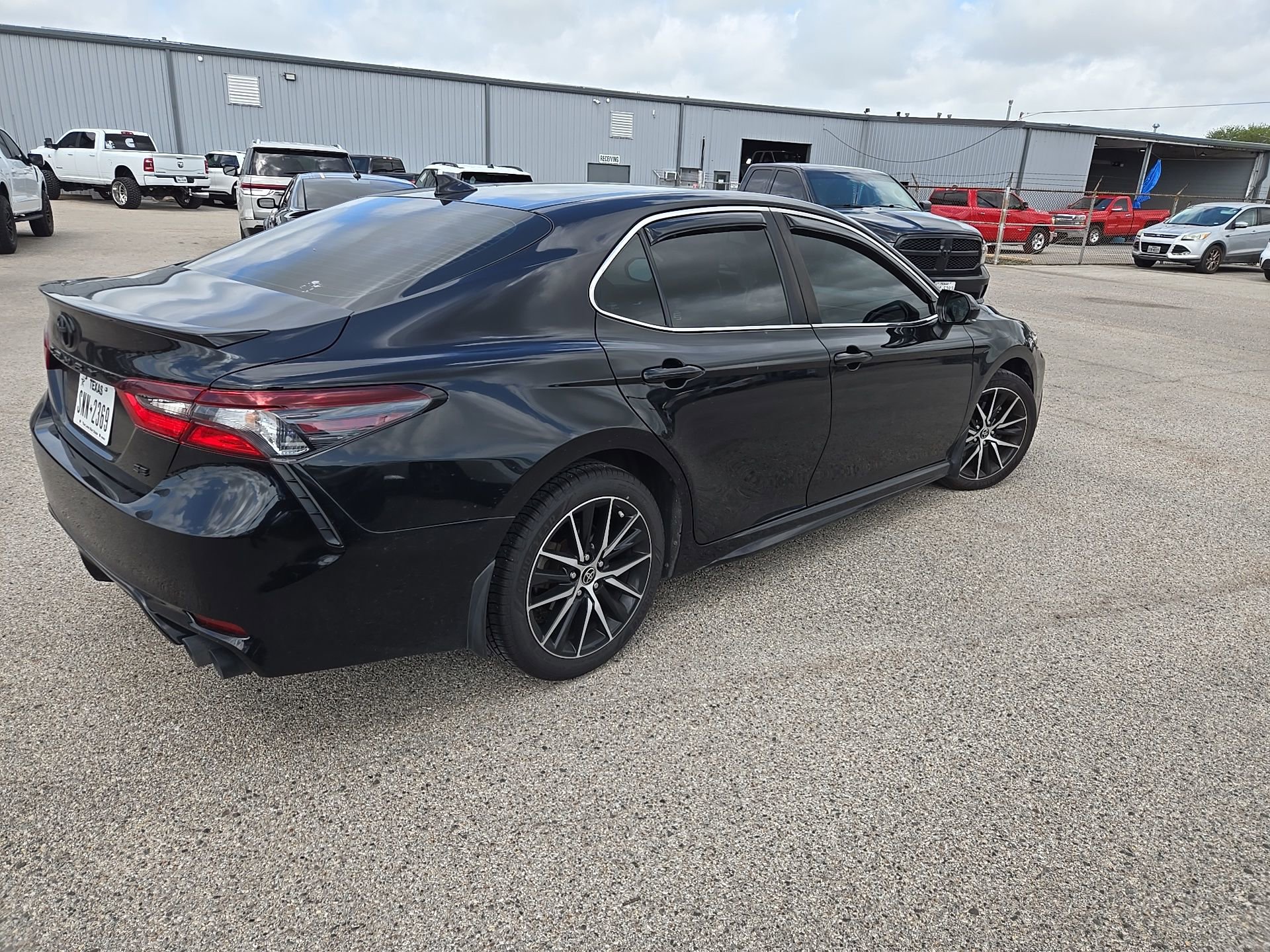 Used 2023 Toyota Camry SE w/ Convenience Package image 10