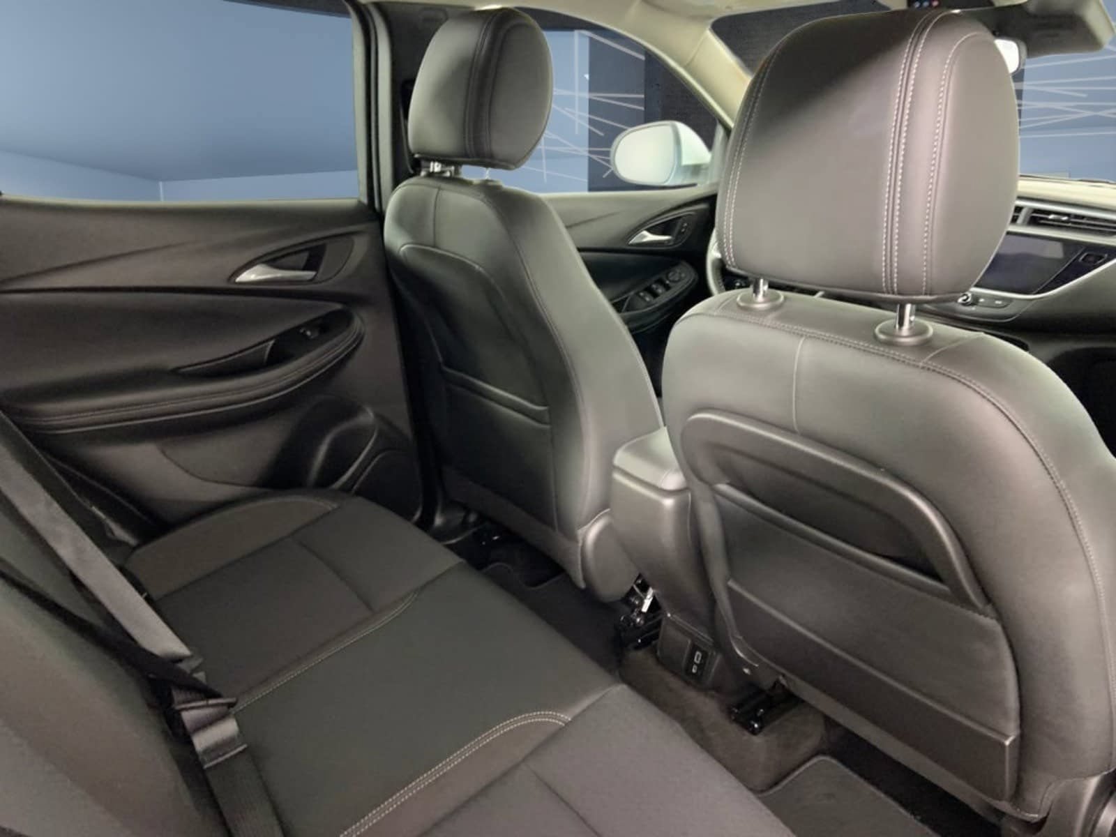 Used 2021 Buick Encore GX Preferred w/ Cold Weather Comfort Package FWD image 12