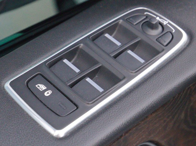 Used 2017 Jaguar F-PACE S image 13