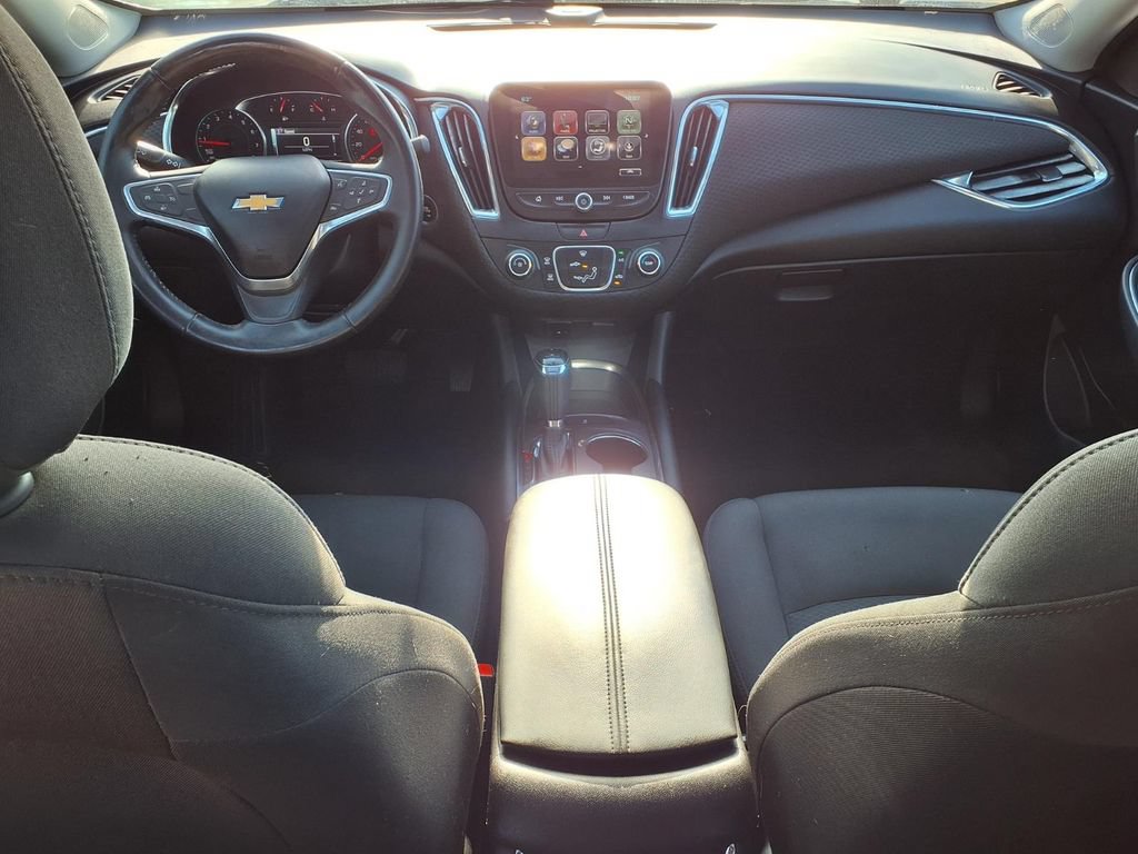 Used 2018 Chevrolet Malibu LT FWD image 9