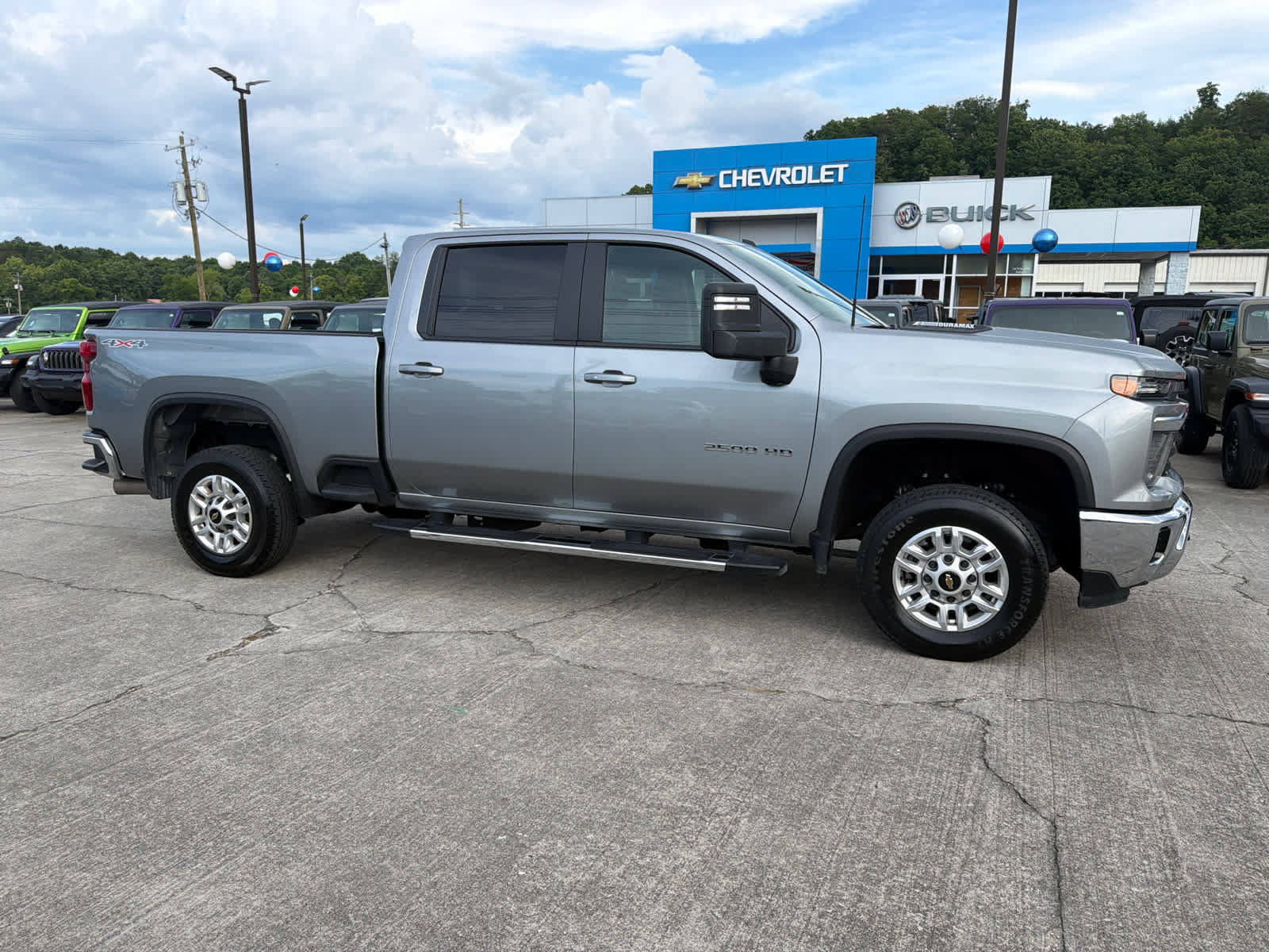 Used 2025 Chevrolet Silverado 2500 LT w/ Convenience Package AWD/4WD image 2
