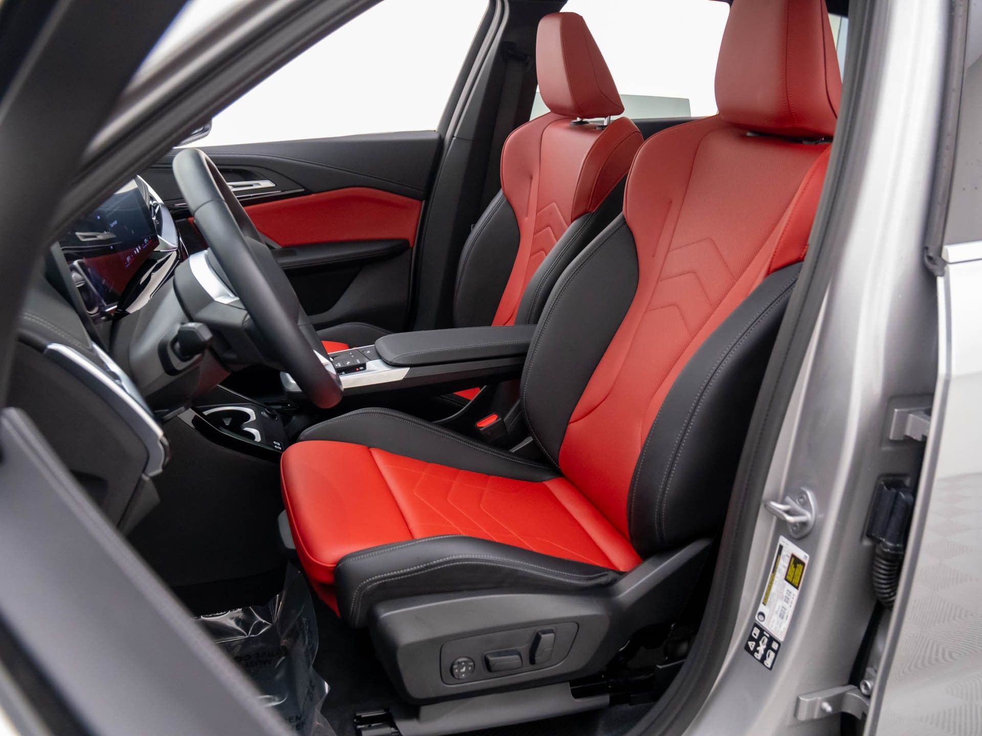 Certified 2025 BMW X1 xDrive28i image 15