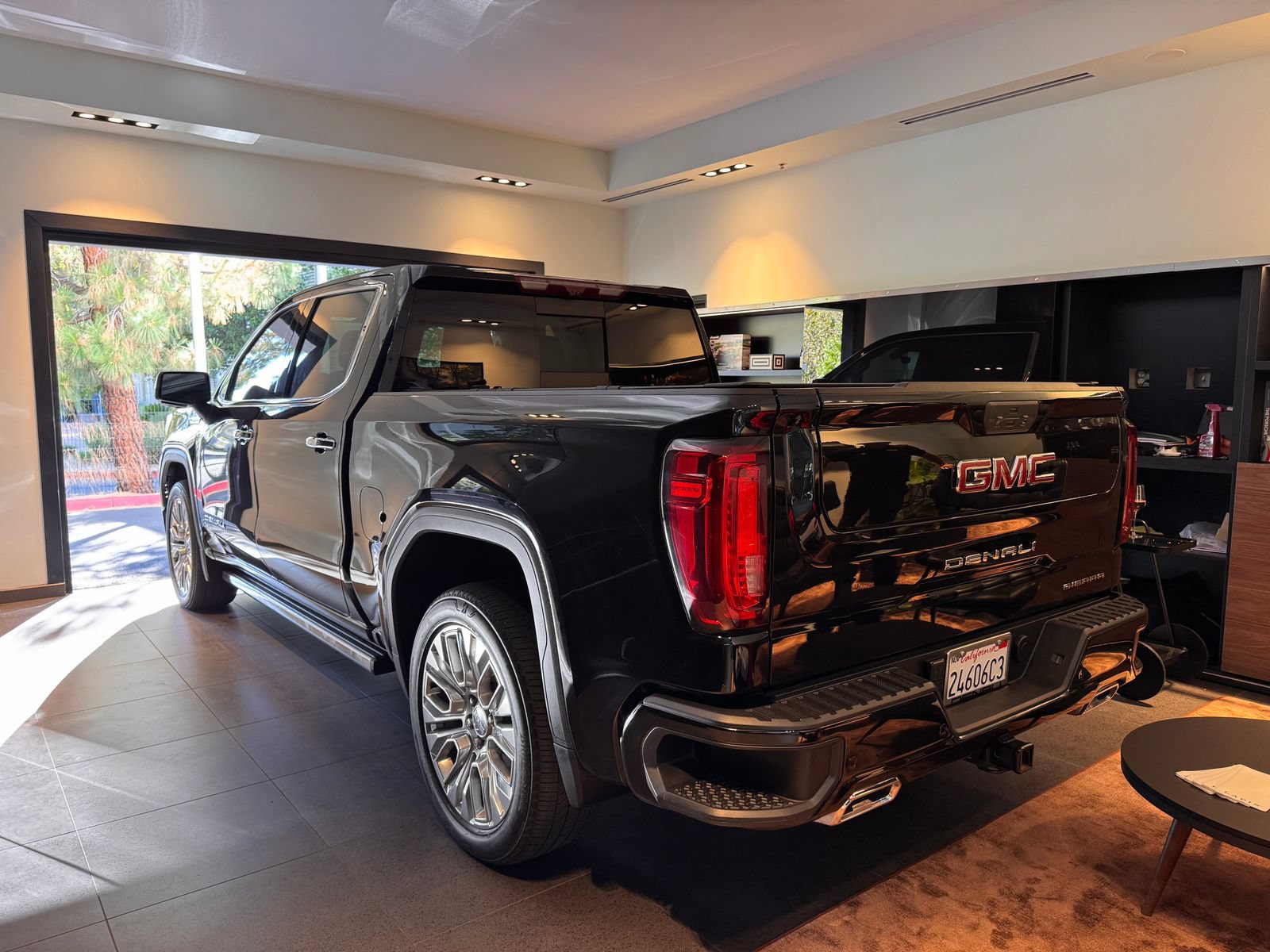 Used 2021 GMC Sierra 1500 Denali w/ Denali Ultimate Package AWD/4WD image 7